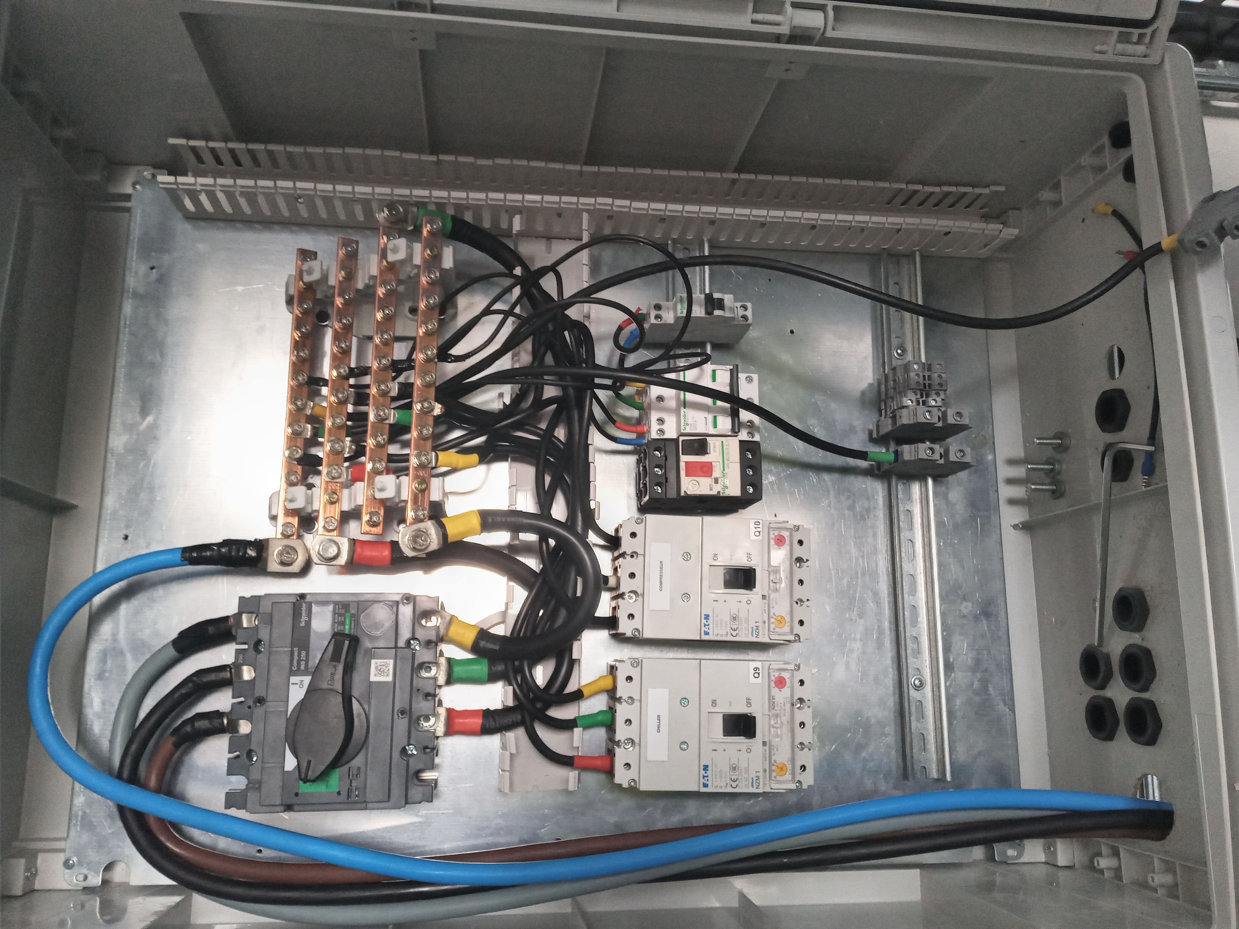 bei der Installation eines Elektrokastens